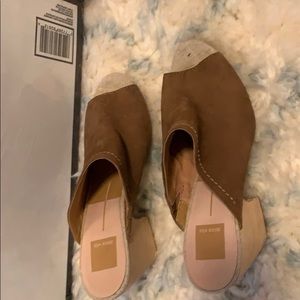 dolce vita camel suede wooden 3-1/2 in heel